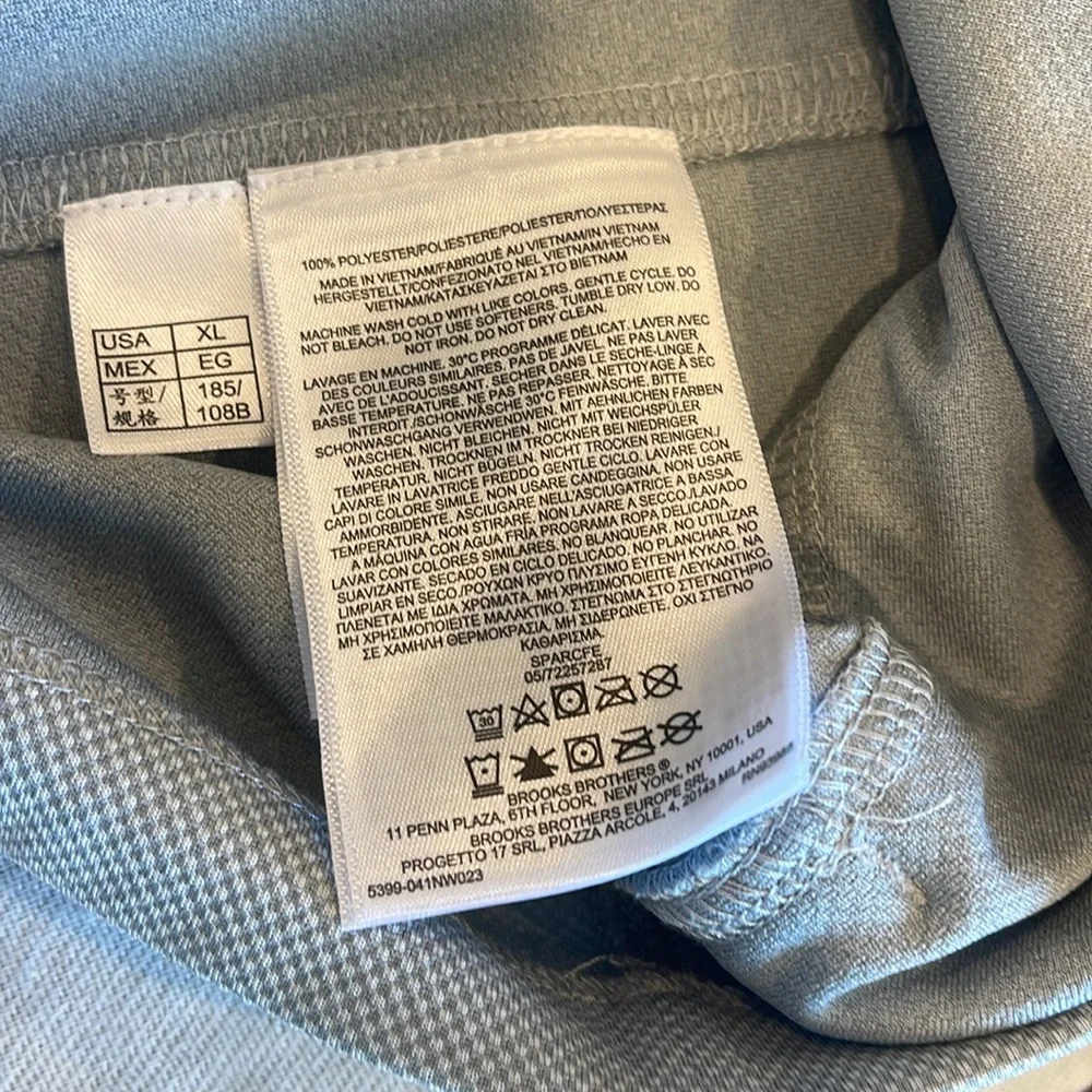 26113 Brooks Brothers performance series vest gray SZ XL LITE and comfortable - Picture 6 of 10